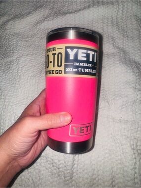 Yeti 20 oz Rambler Tumbler in Hot Pink Brand new!